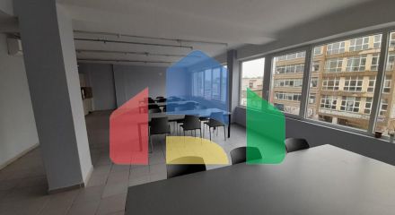 Продаж - Комерційна нерухомість 1000 m² в Салоніках