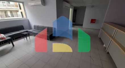 Продаж - Комерційна нерухомість 1000 m² в Салоніках