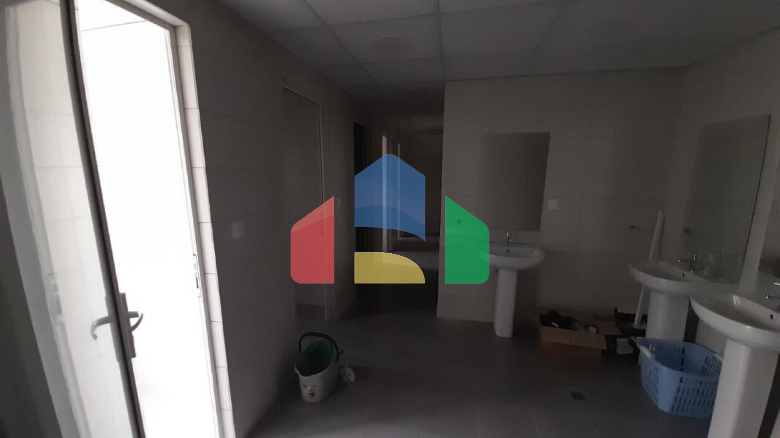 Продажа - Коммерческое помещение 1000 m² в Салониках