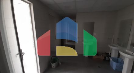 Продажа - Коммерческое помещение 1000 m² в Салониках