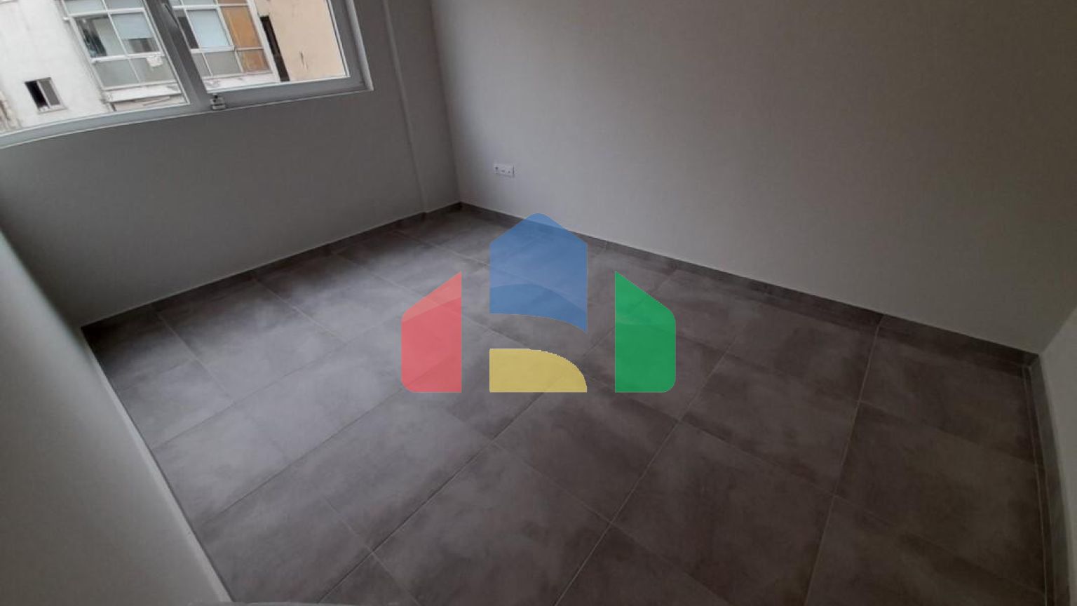 Продажа - Коммерческое помещение 1000 m² в Салониках