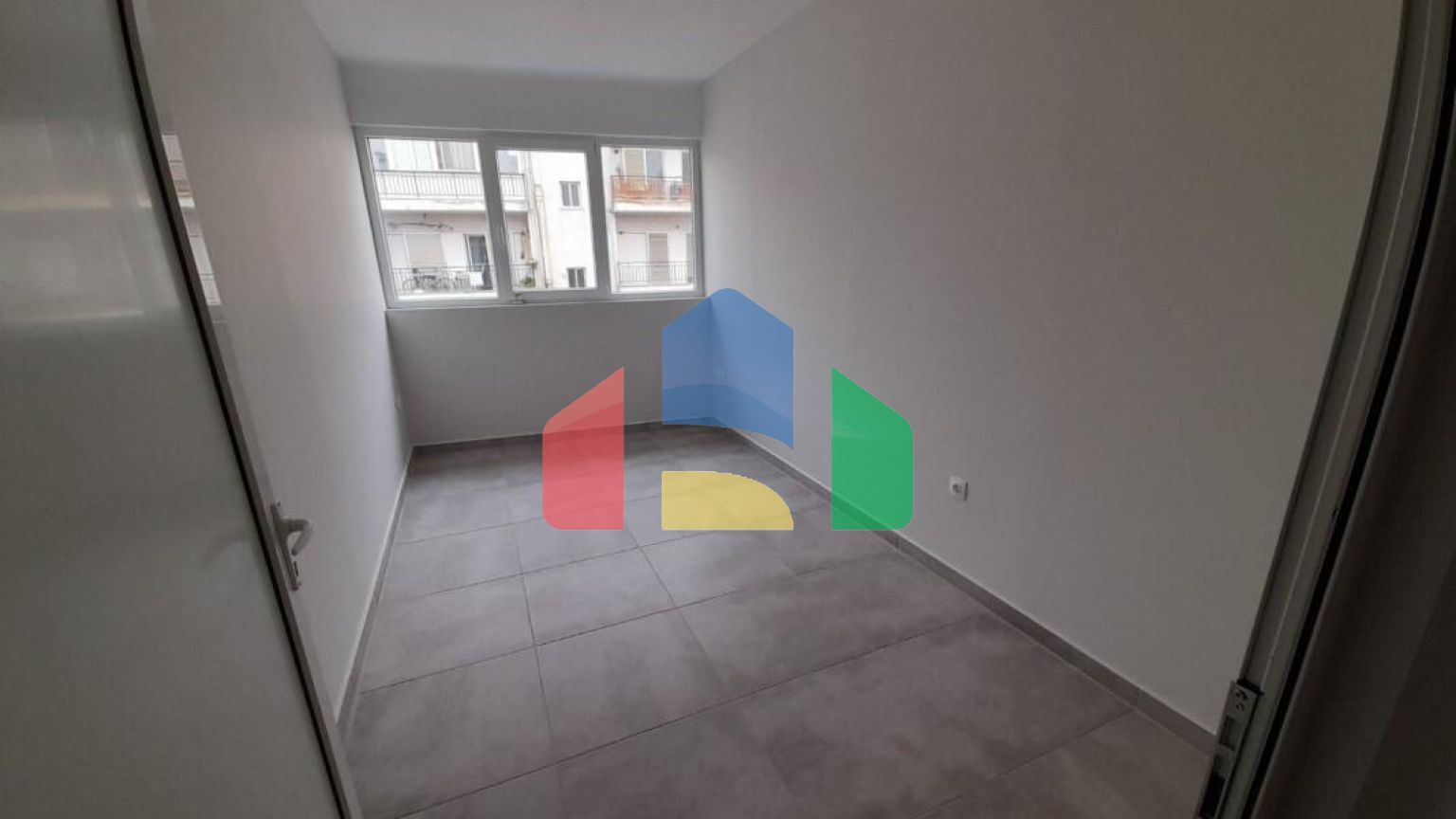 Продажа - Коммерческое помещение 1000 m² в Салониках