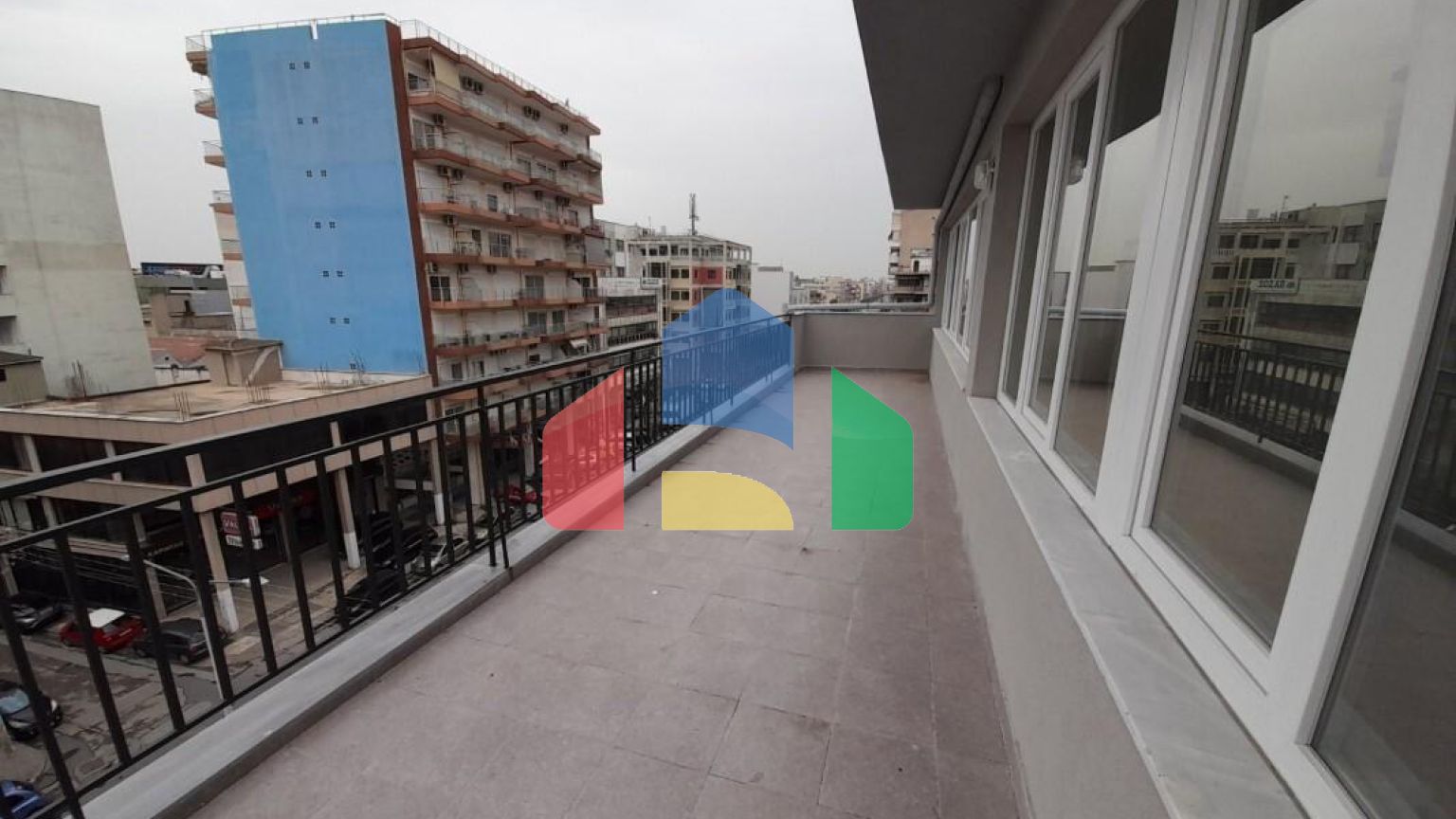 Продажа - Коммерческое помещение 1000 m² в Салониках