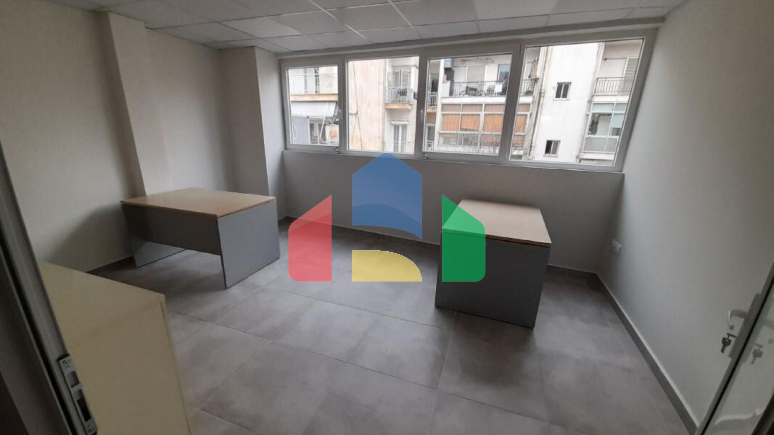 Продажа - Коммерческое помещение 1000 m² в Салониках