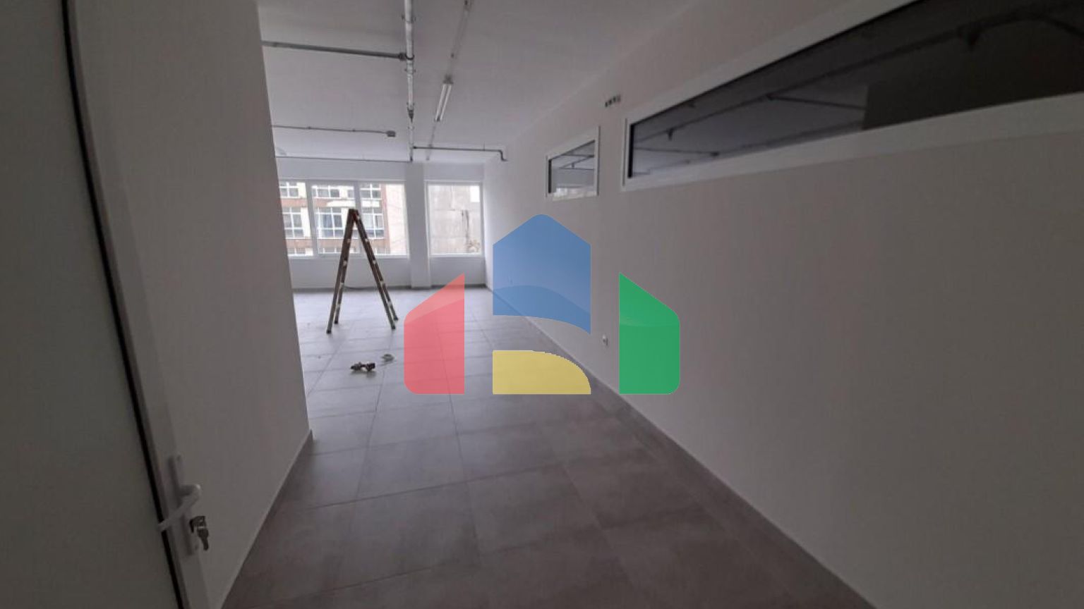 Продажа - Коммерческое помещение 1000 m² в Салониках