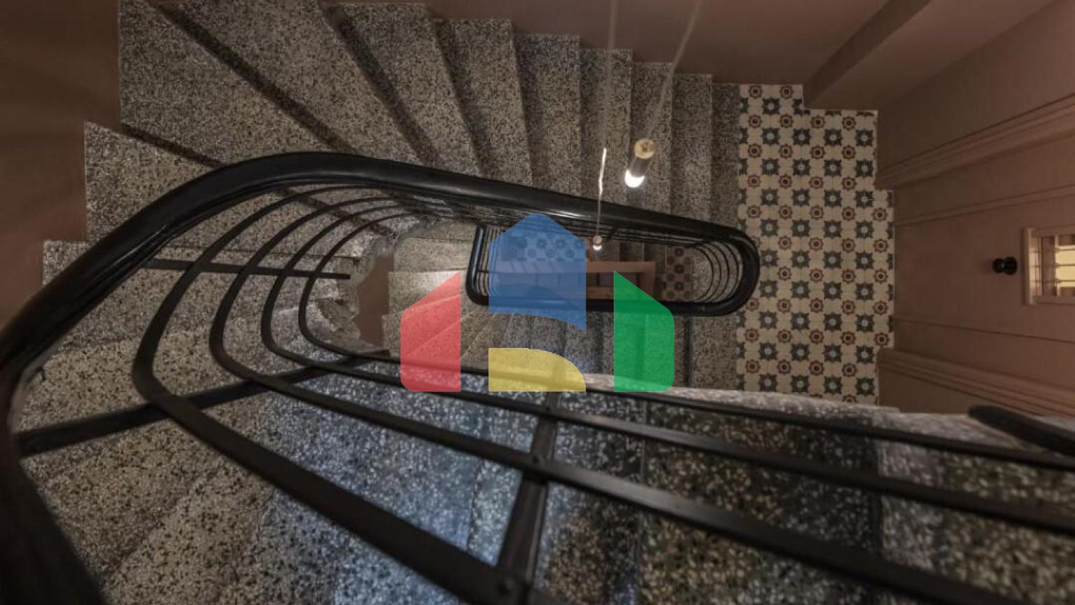 Продаж - Готель 638 m² в Салоніках