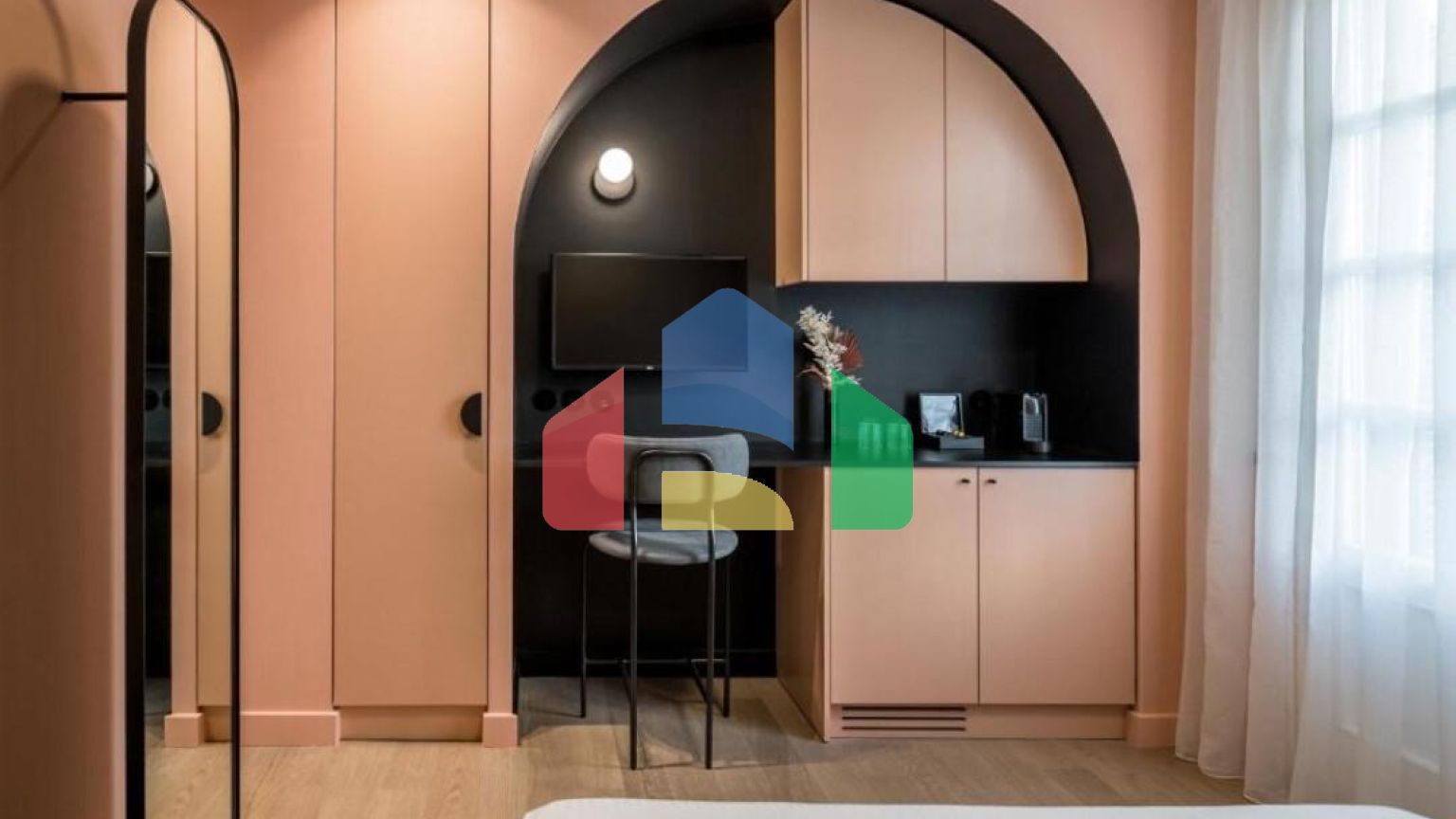 Продаж - Готель 638 m² в Салоніках