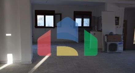 Продаж - Котедж 266 m² в Салоніках