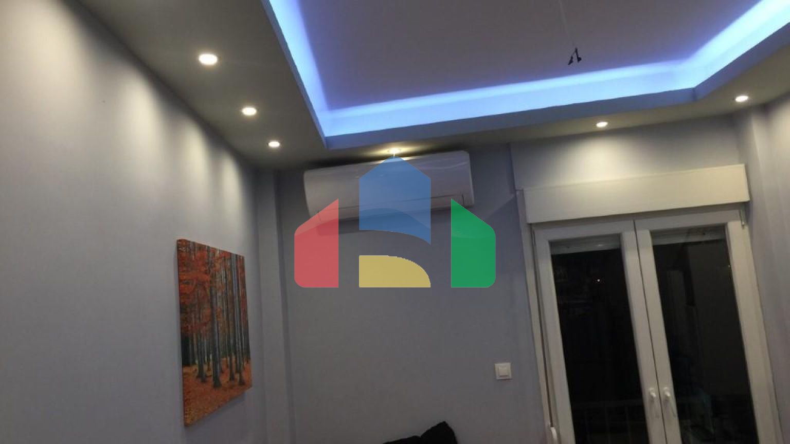 Продаж - Комерційна нерухомість 100 m² в Салоніках