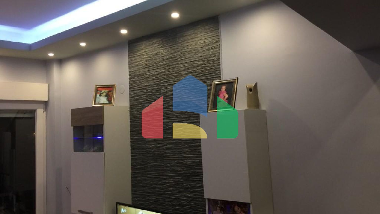 Продаж - Комерційна нерухомість 100 m² в Салоніках