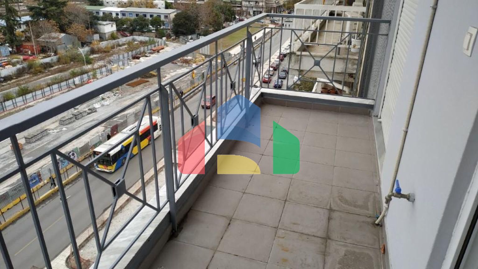 Продаж - Комерційна нерухомість 100 m² в Салоніках