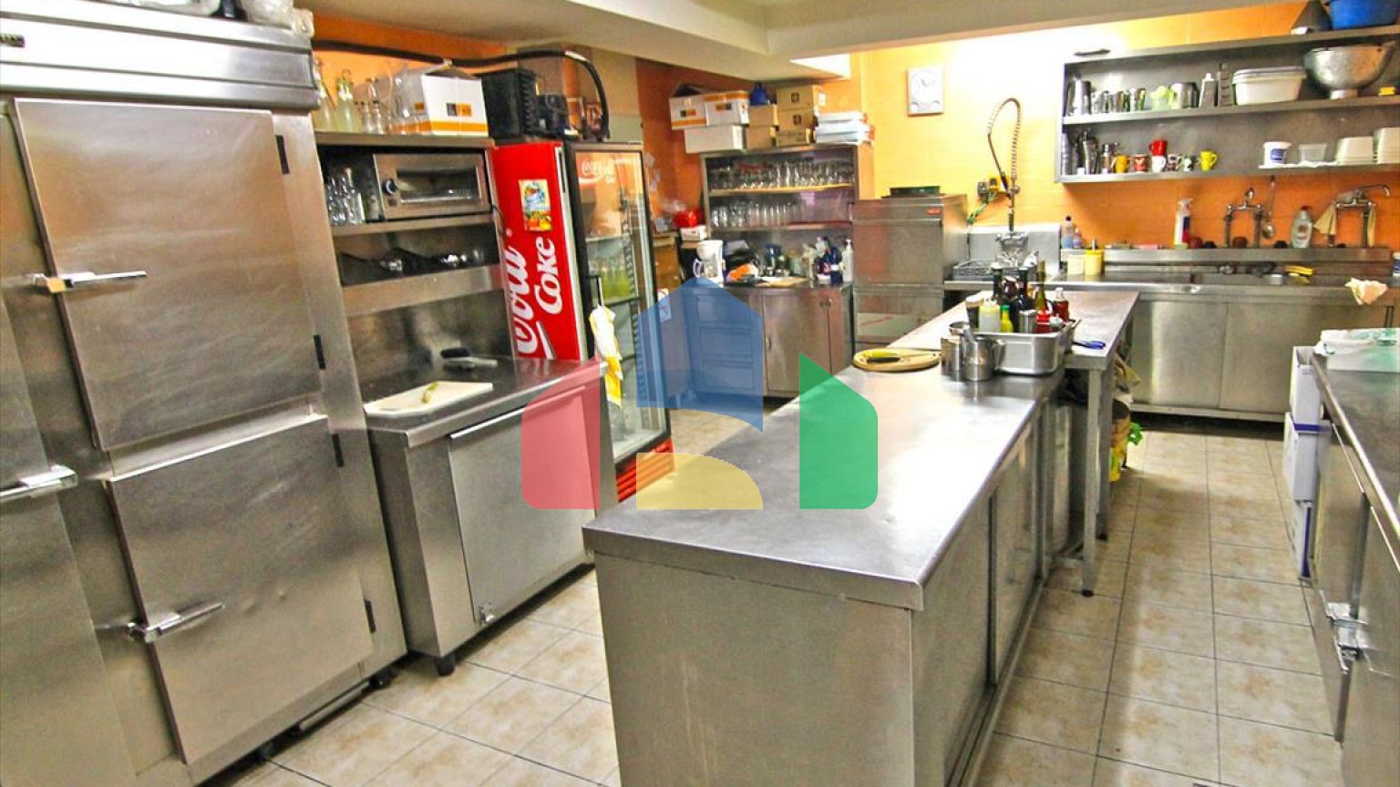 Продажа - Коммерческое помещение 250 m² в Салониках