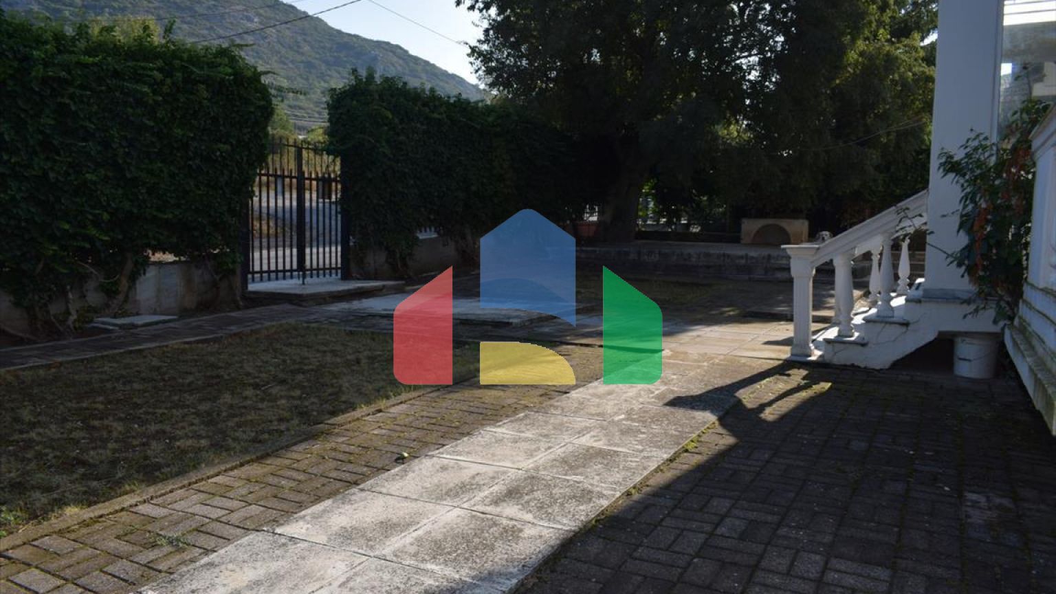 Продаж - Котедж 300 m² в Салоніках