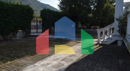 Продаж - Котедж 300 m² в Салоніках