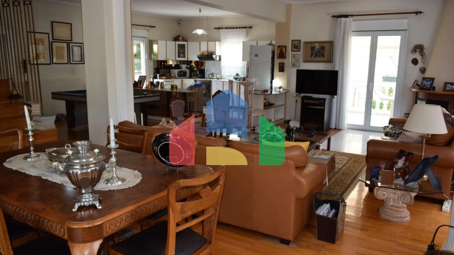 Продаж - Котедж 300 m² в Салоніках