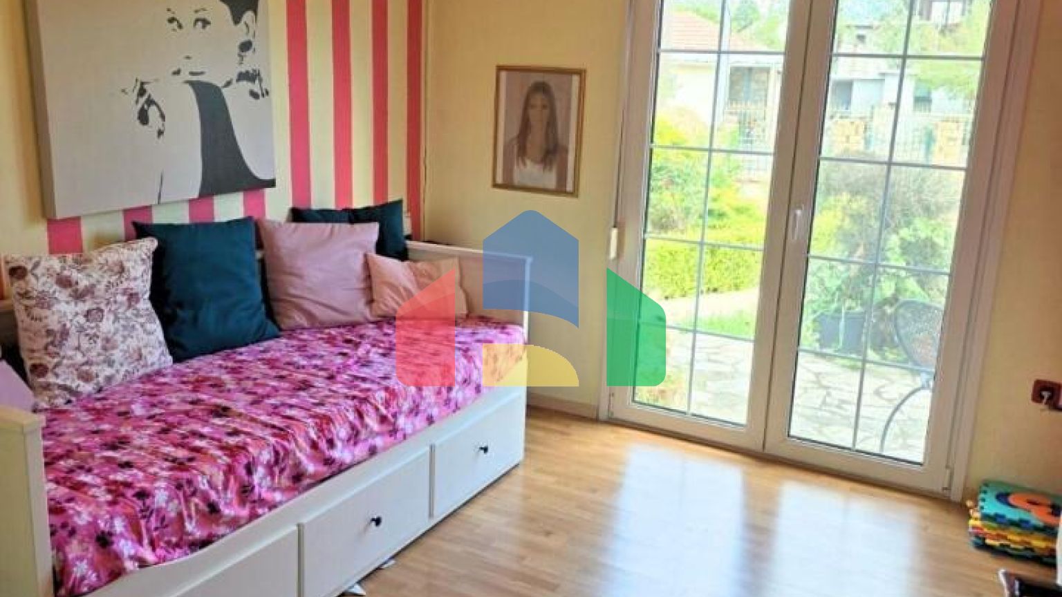 Продаж - Котедж 360 m² в Салоніках