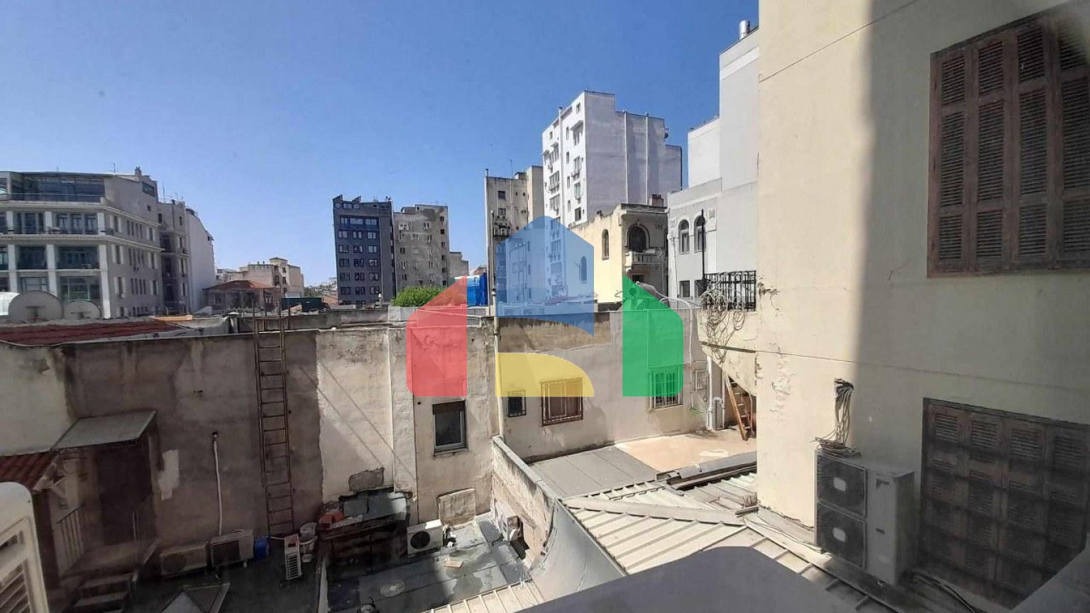 Продаж - Комерційна нерухомість 137 m² в Салоніках