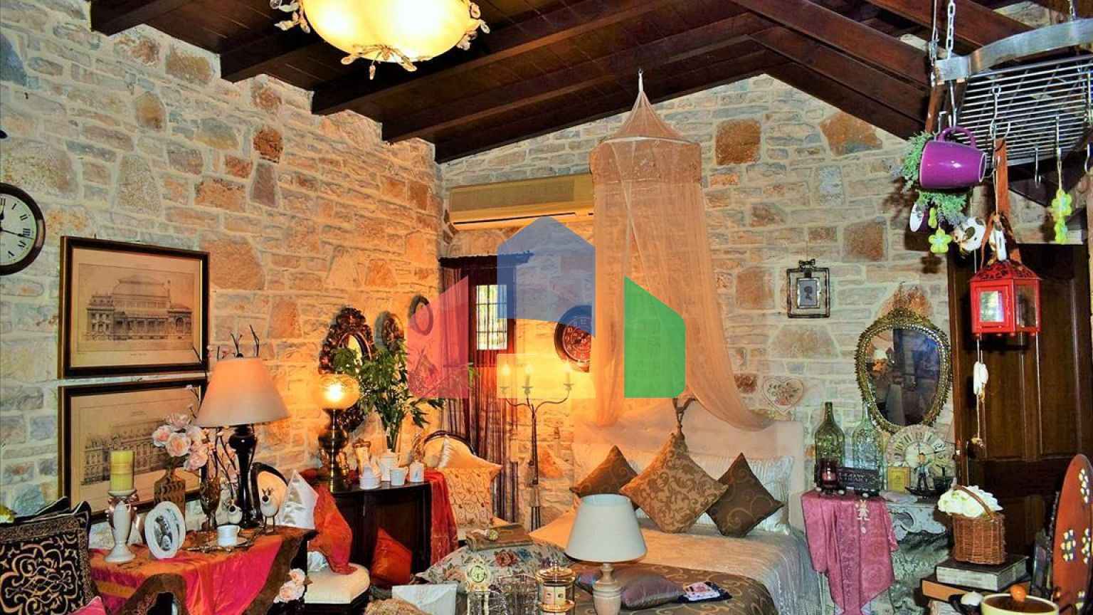 Продаж - Котедж 300 m² в Салоніках