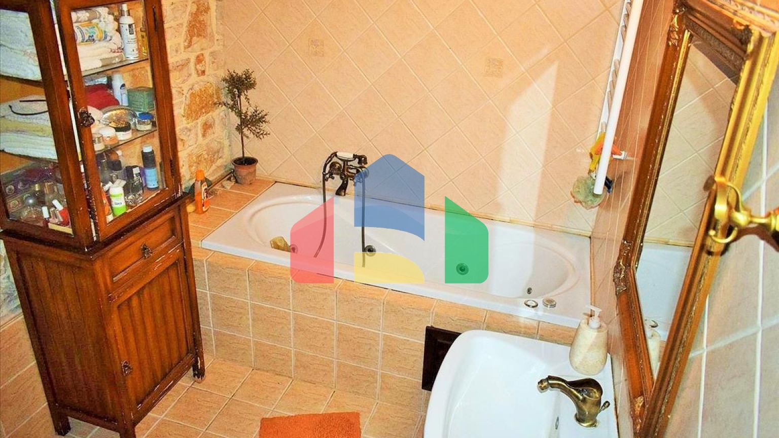 Продаж - Котедж 300 m² в Салоніках