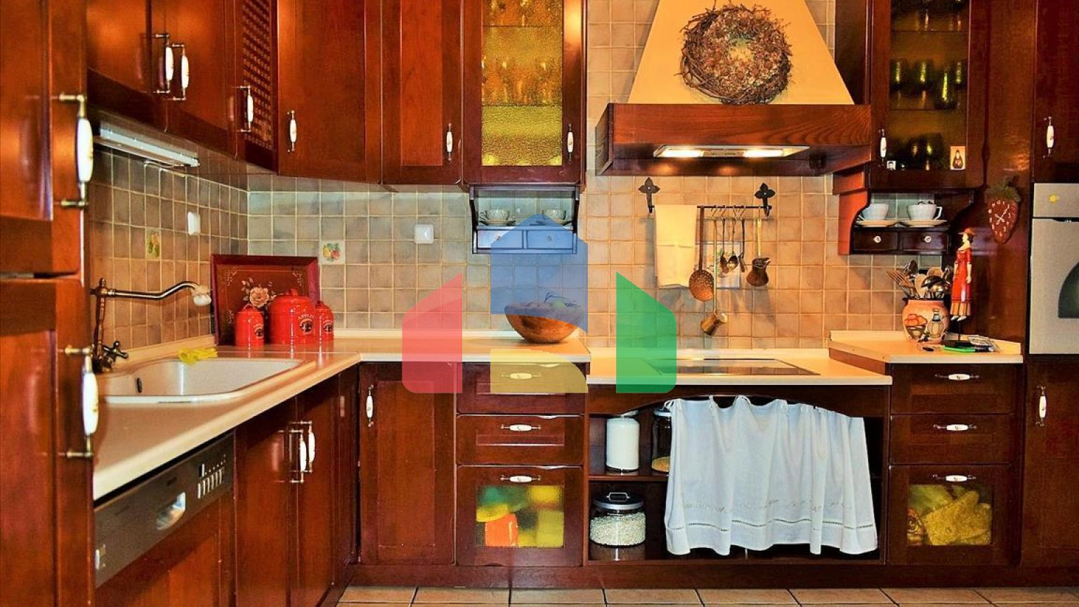 Продаж - Котедж 300 m² в Салоніках