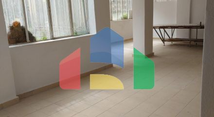 Продаж - Комерційна нерухомість 205 m² в Салоніках