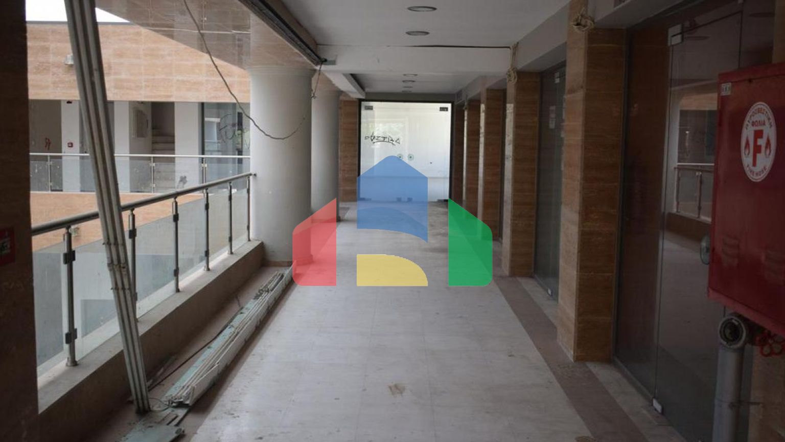 Продажа - Здание 5600 m² в Салониках