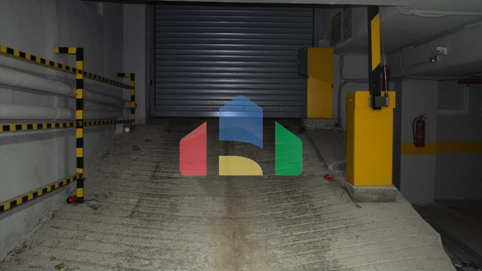 Продажа - Здание 5600 m² в Салониках