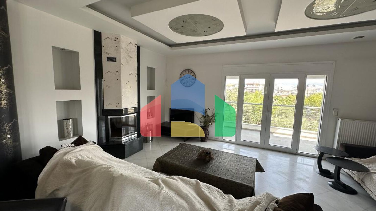 Продаж - Котедж 415 m² в Салоніках