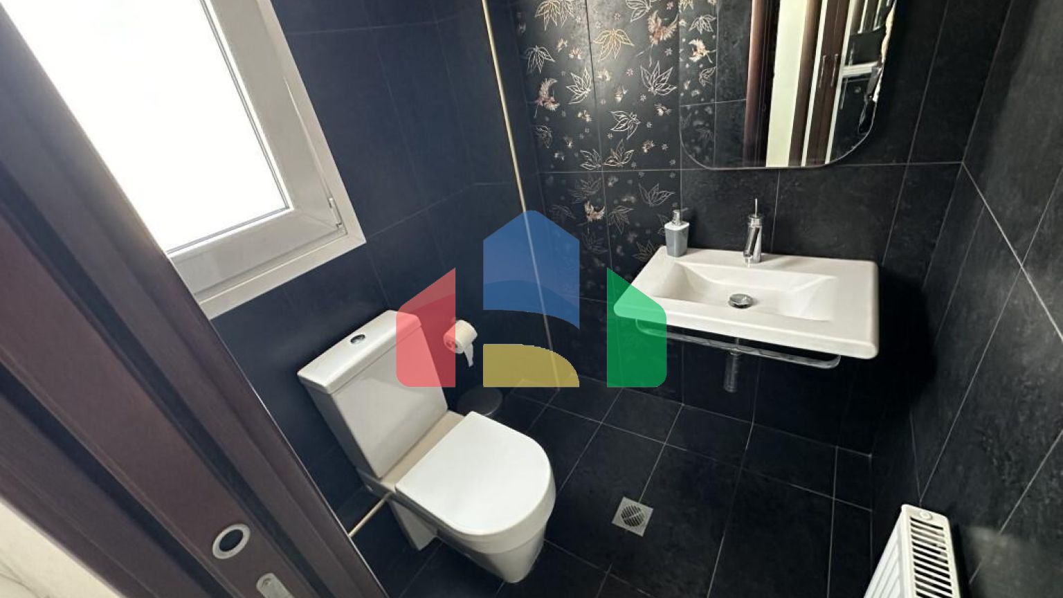 Продаж - Котедж 415 m² в Салоніках