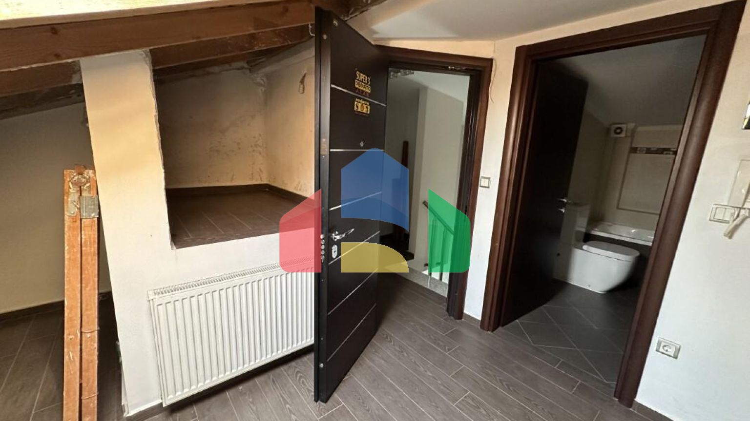 Продаж - Котедж 415 m² в Салоніках