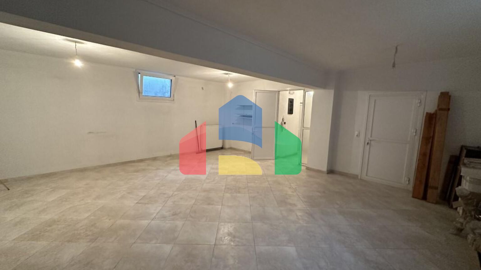 Продаж - Котедж 415 m² в Салоніках