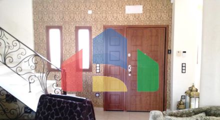 Продаж - Таунхаус 250 m² в Салоніках Продаж - Таунхаус 250 m² в Салоніках