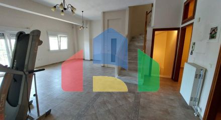 Продаж - Таунхаус 325 m² в Салоніках