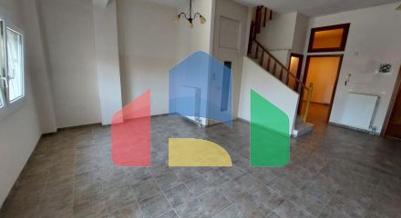 Продаж - Таунхаус 325 m² в Салоніках