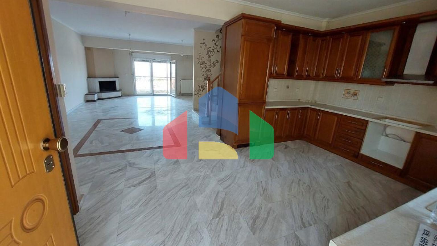 Продаж - Таунхаус 325 m² в Салоніках