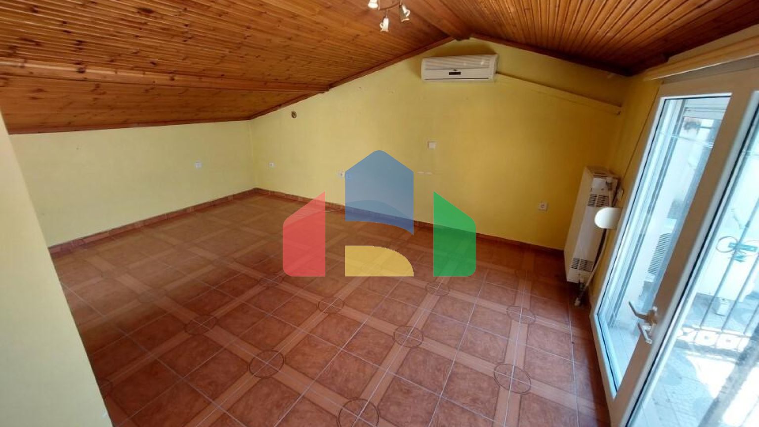 Продаж - Таунхаус 325 m² в Салоніках