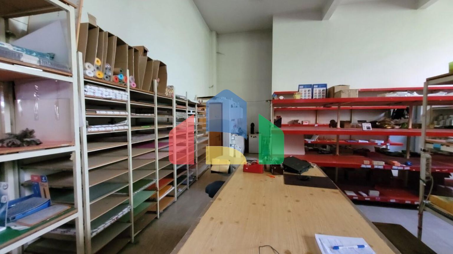 Продаж - Комерційна нерухомість 730 m² в Салоніках