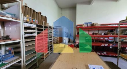 Продаж - Комерційна нерухомість 730 m² в Салоніках