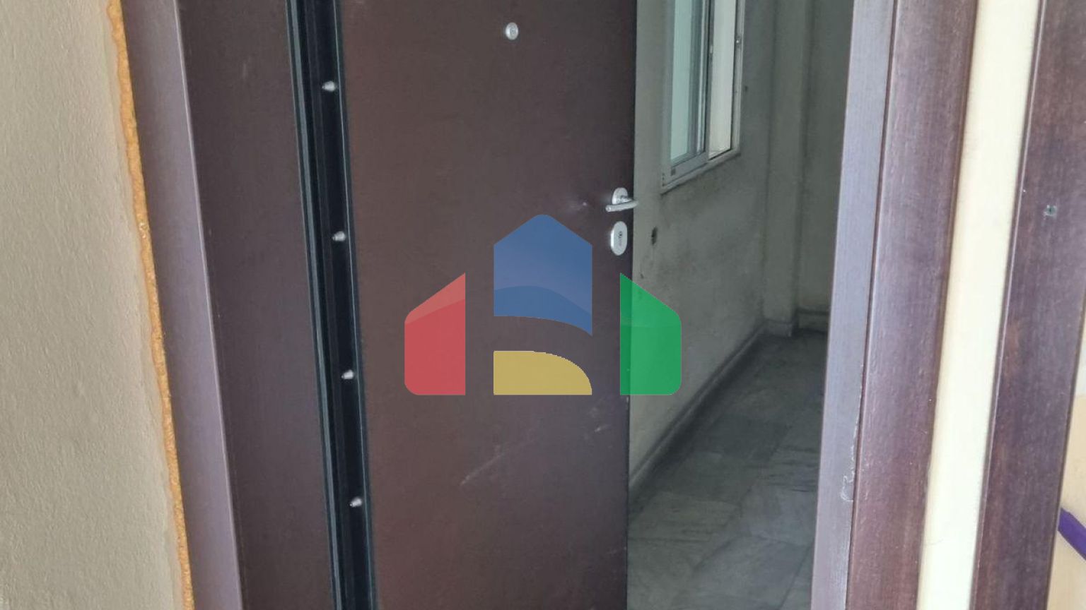 Продаж - Комерційна нерухомість 840 m² в Салоніках