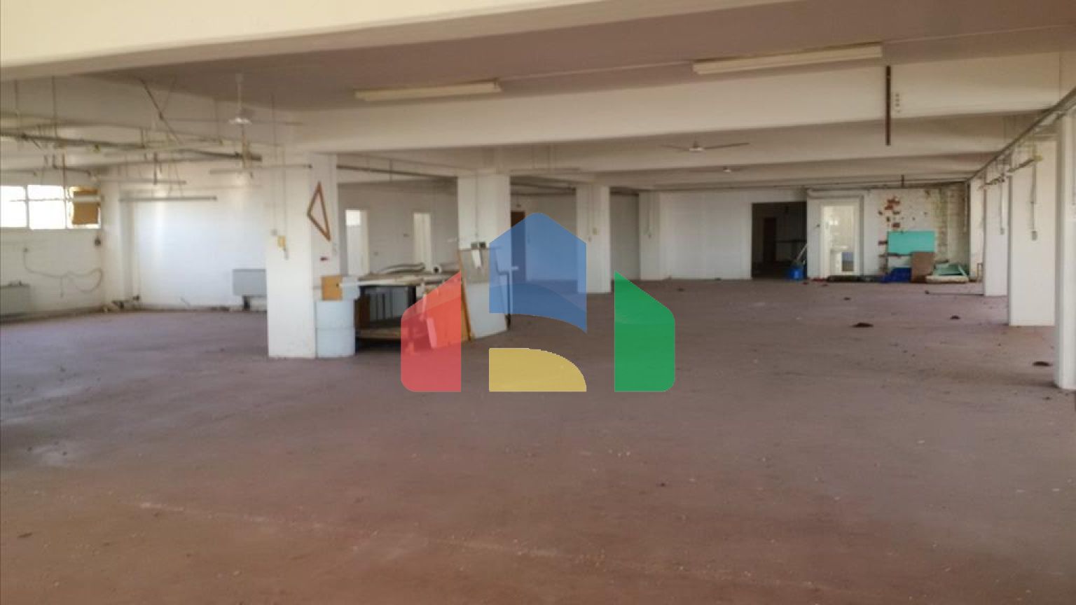 Продажа - Здание 7700 m² в Салониках