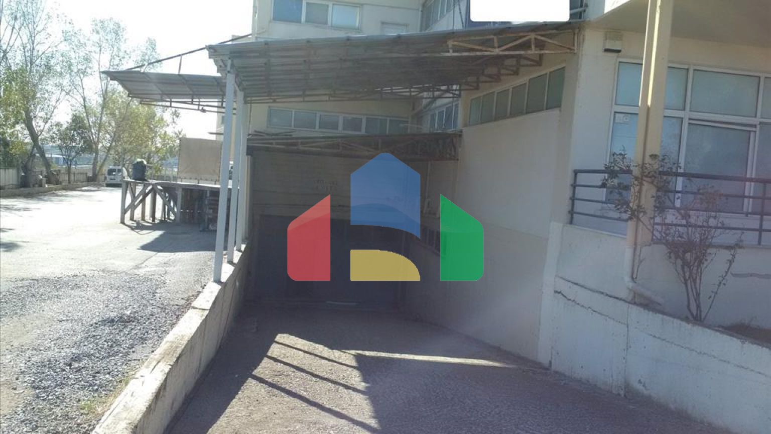 Продажа - Здание 7700 m² в Салониках