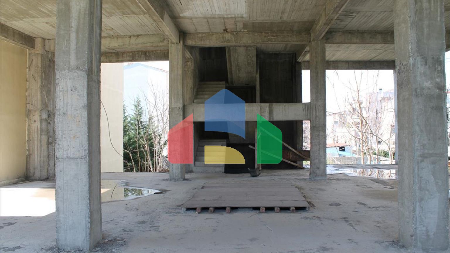 Продажа - Здание 670 m² в Салониках