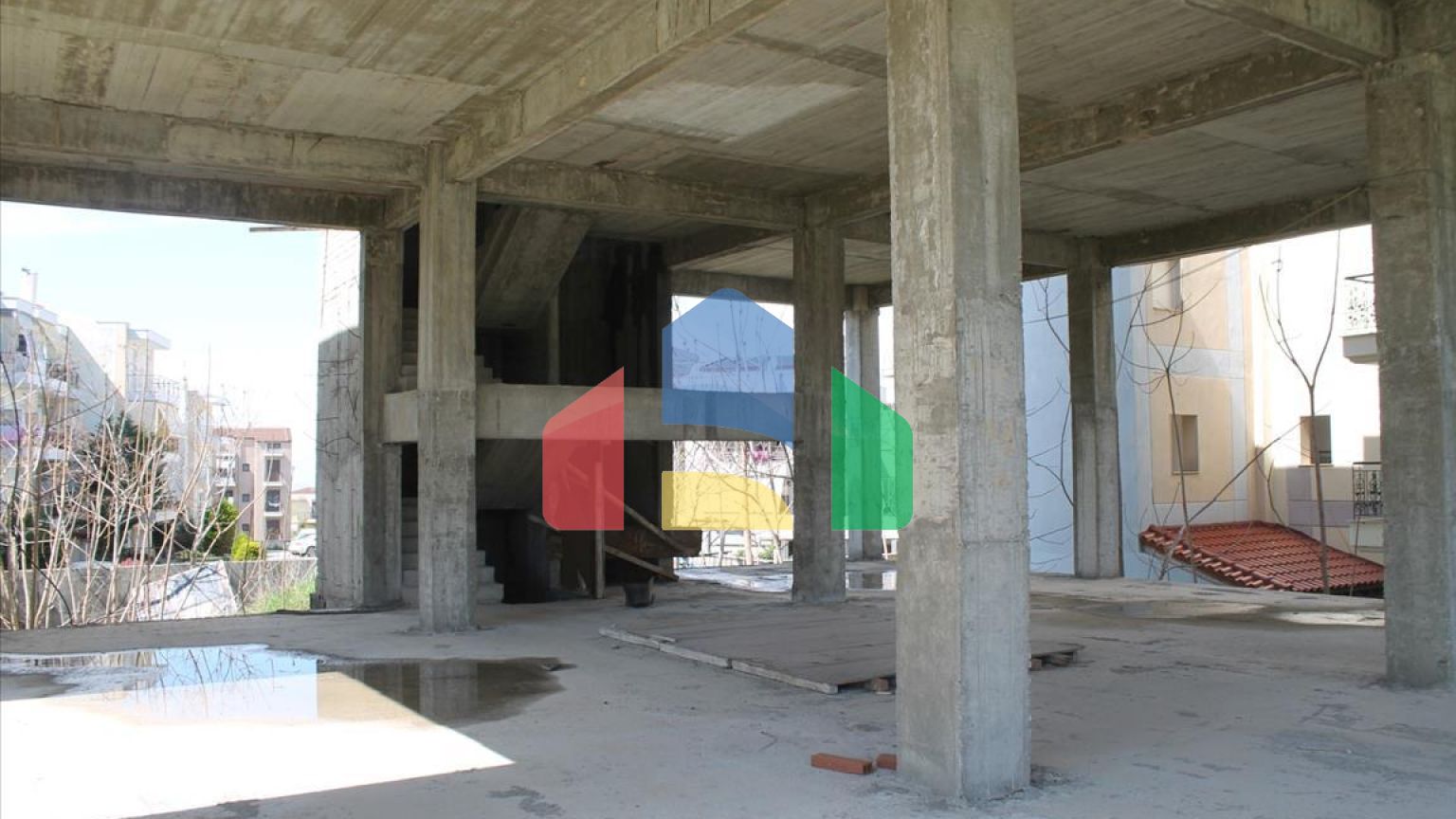 Продажа - Здание 670 m² в Салониках