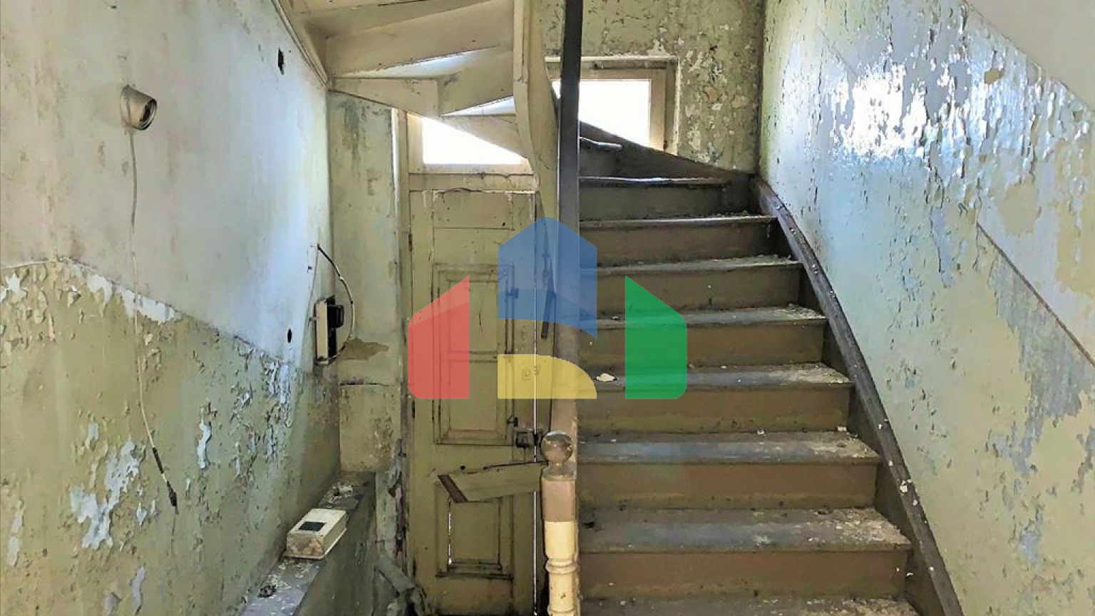 Продажа - Здание 300 m² в Салониках