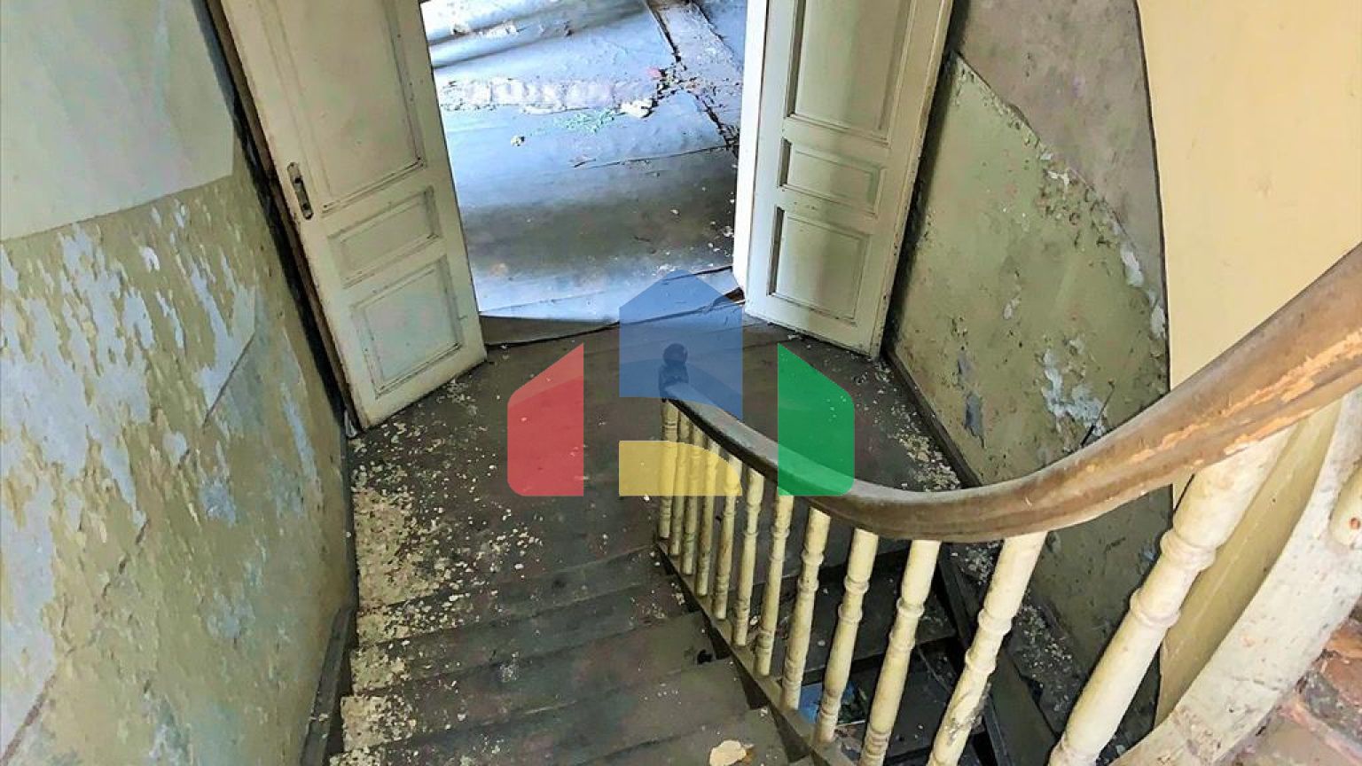 Продажа - Здание 300 m² в Салониках