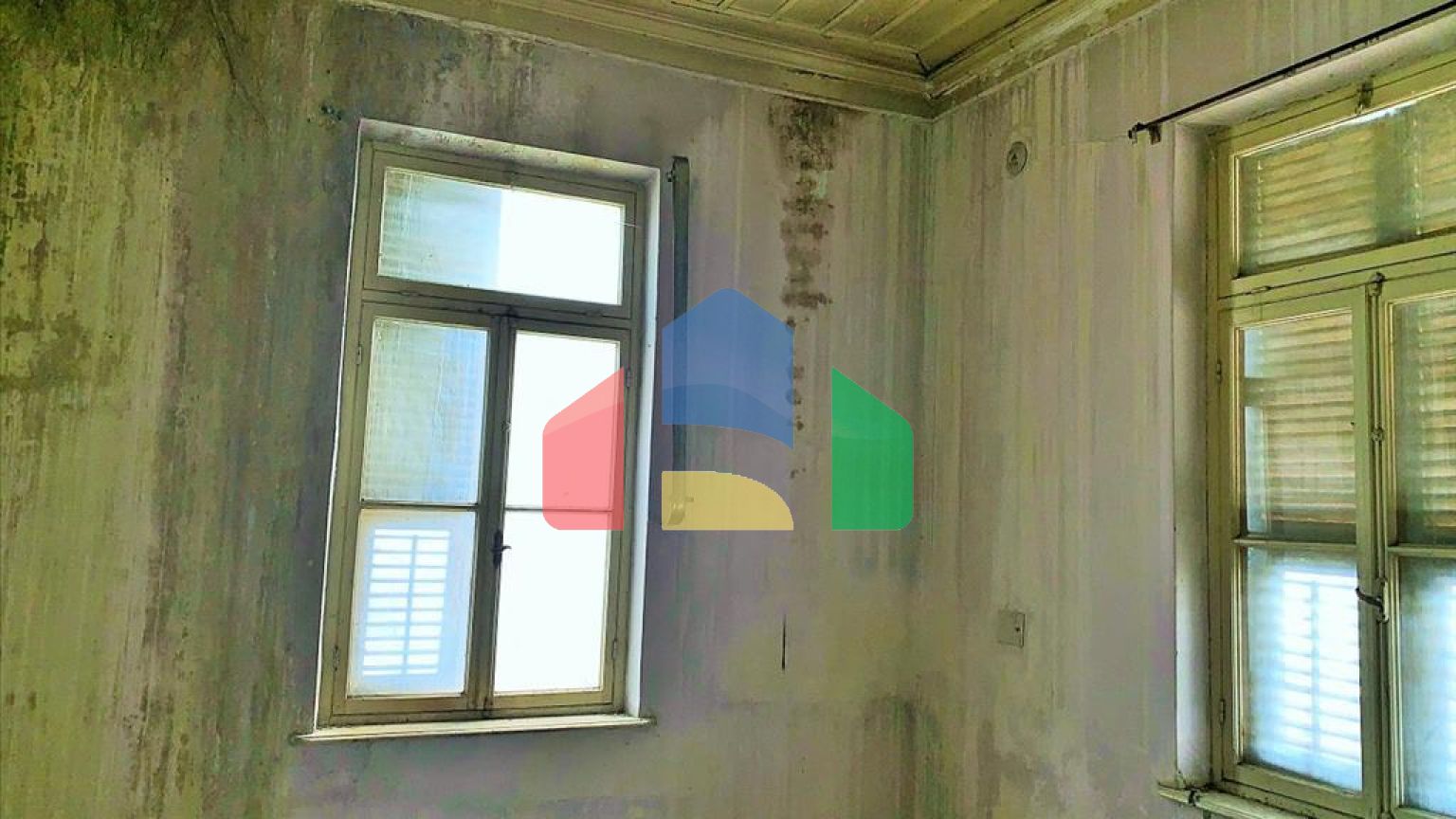 Продажа - Здание 300 m² в Салониках