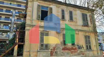 Продажа - Здание 300 m² в Салониках