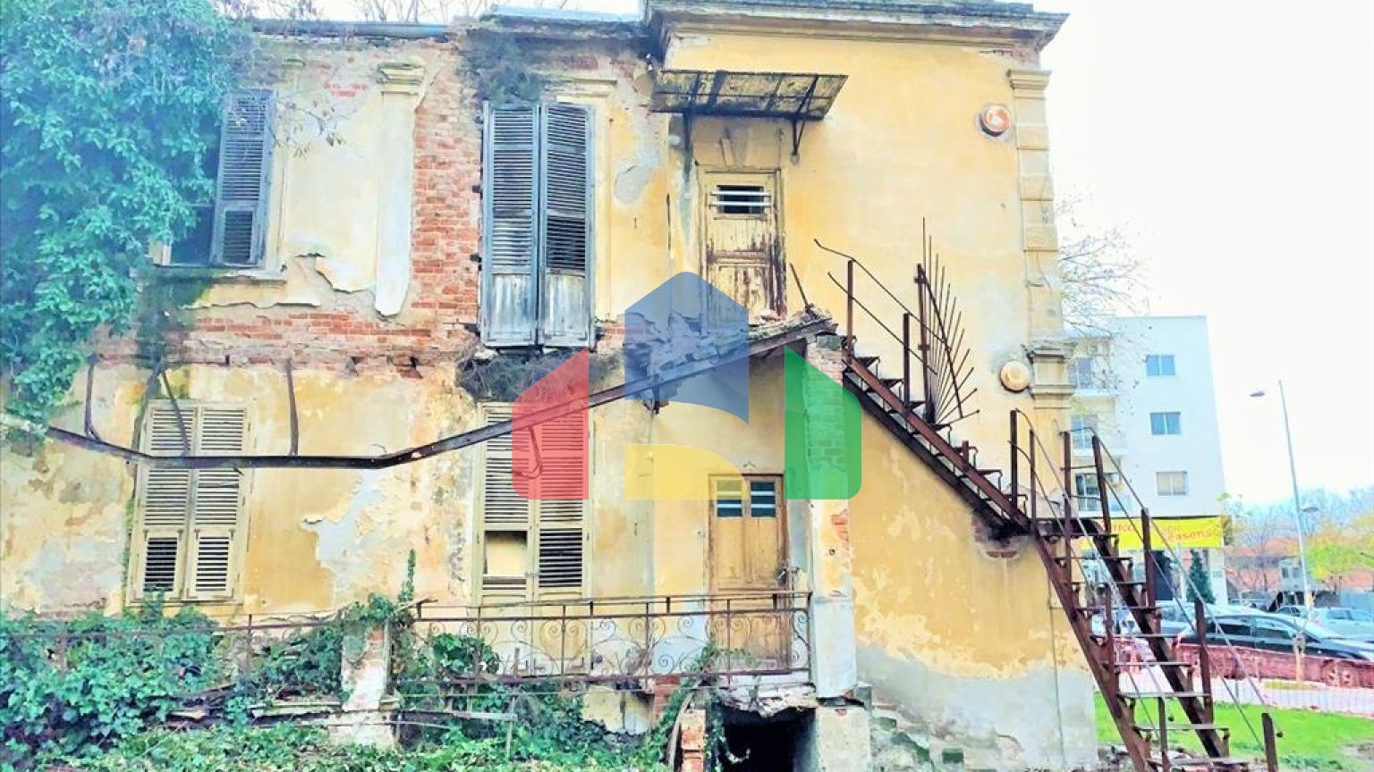 Продажа - Здание 300 m² в Салониках