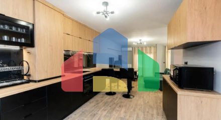 Продаж - Котедж 220 m² в Салоніках