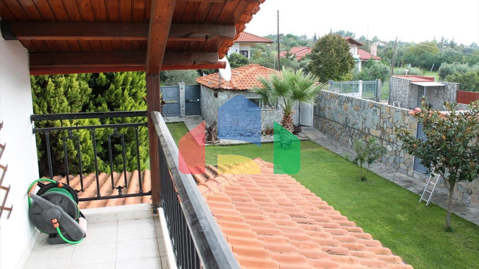 Продаж - Котедж 288 m² в Салоніках